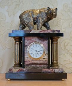Часы Медведь яшма