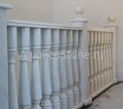 Декоративные ограждения лестниц из натурального мрамора "Полоцкого"