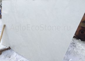 Балясины из белого мрамора в Москве